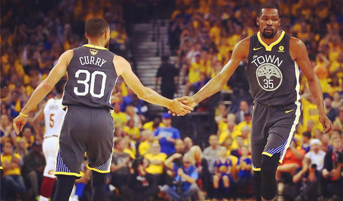 和中场的 和中场的