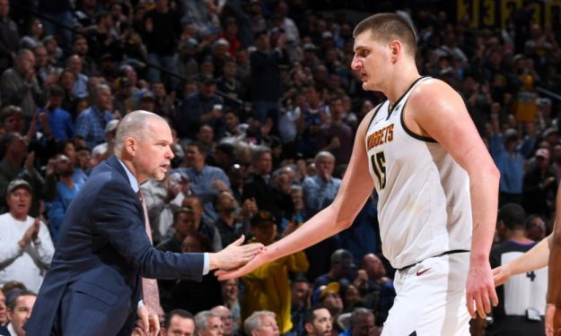 友肩并给出 友肩并给出